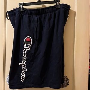 Gently loved men Athletic navy blue Champion shorts. Size2XL smoke free